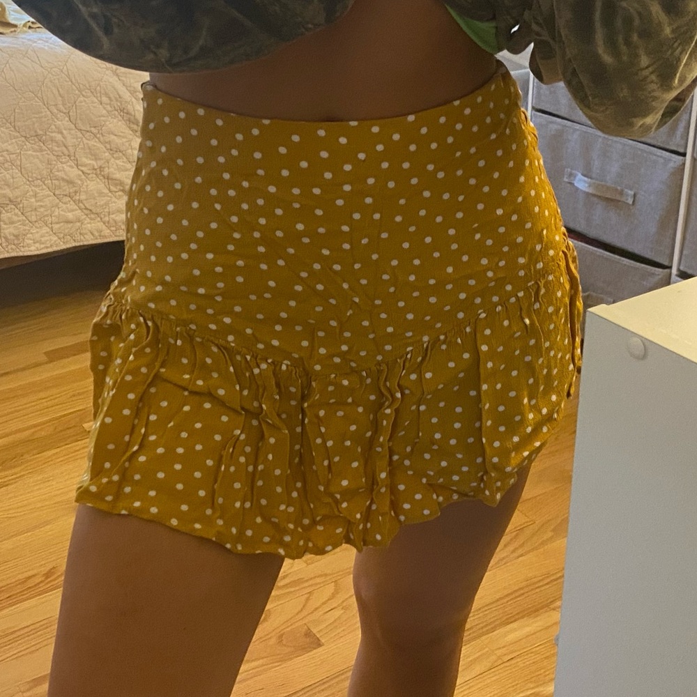 yellow zara mini skort!